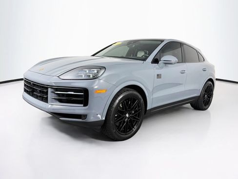 Used 2024 Porsche Cayenne Coupe AWD/4WD image 3