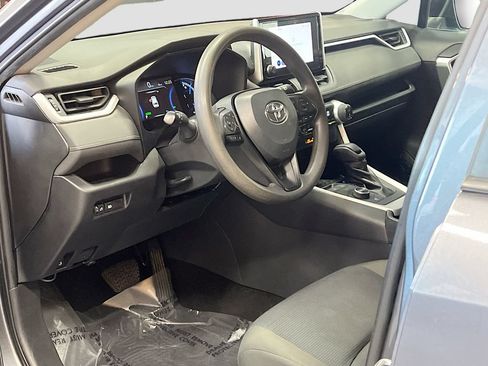 Used 2023 Toyota RAV4 LE AWD/4WD image 9