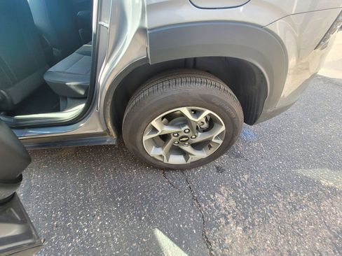 Used 2025 Chevrolet Trax LT image 12