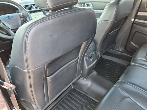 Used 2019 Ford Explorer XLT w/ Equipment Group 202A AWD/4WD image 18