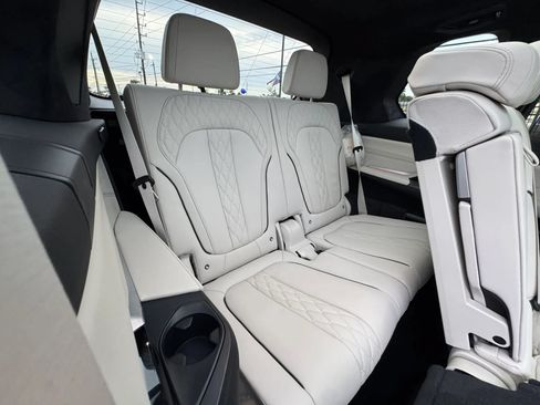 Used 2024 BMW ALPINA XB7 AWD/4WD image 38