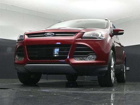 Used 2016 Ford Escape Titanium w/ Equipment Group 301A AWD/4WD image 27