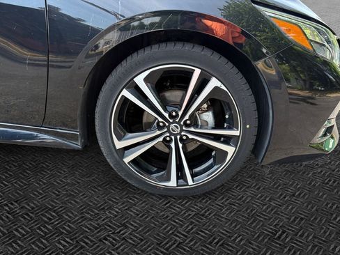 Used 2022 Nissan Sentra SR FWD image 11