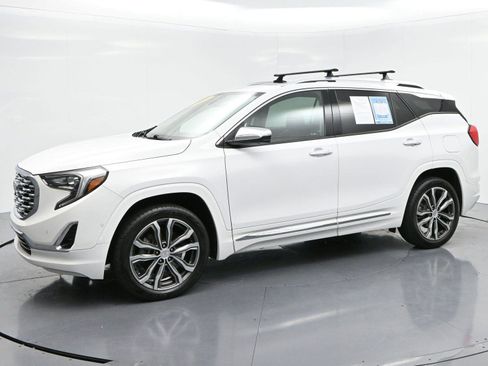 Used 2018 GMC Terrain Denali w/ Advanced Safety Package image 4