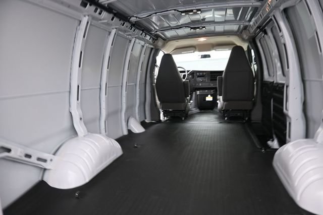 New 2026 Chevrolet Express 2500 w/ Driver Convenience Package RWD image 10