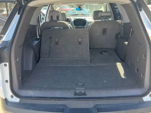 Used 2018 Chevrolet Traverse LT w/ LPO, 'HIT The Road' Package AWD/4WD image 18