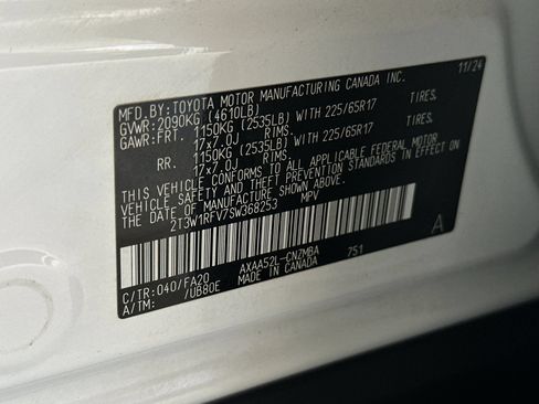 Used 2025 Toyota RAV4 XLE FWD image 27