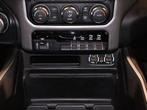 Used 2021 RAM 1500 Big Horn AWD/4WD image 32