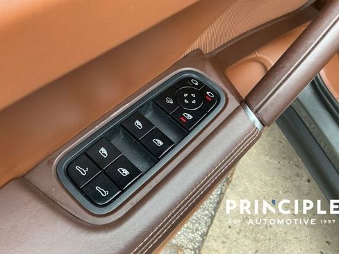 Used 2019 Porsche Cayenne S AWD/4WD image 22