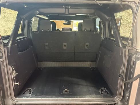 Used 2023 Ford Bronco Badlands w/ Sasquatch Package AWD/4WD image 13