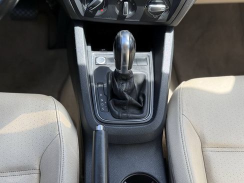 Used 2016 Volkswagen Jetta SE FWD image 17