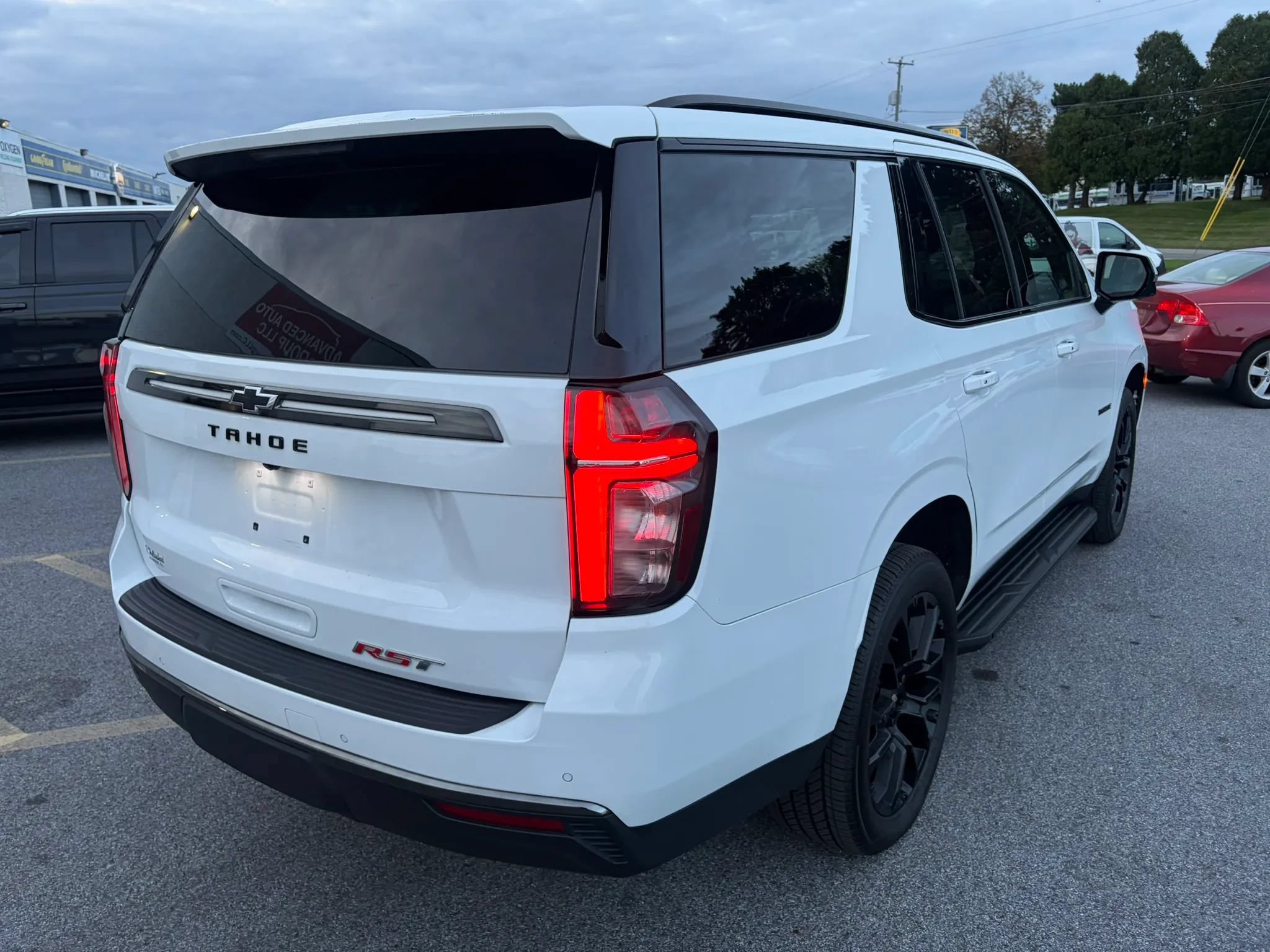 Used 2022 Chevrolet Tahoe RST w/ Luxury Package AWD/4WD image 10