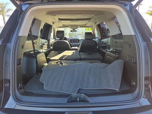 Used 2022 GMC Acadia SLT w/ Technology Package image 6