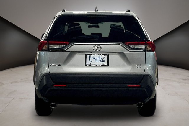 Used 2022 Toyota RAV4 XLE AWD/4WD image 5