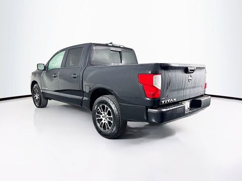 Used 2023 Nissan Titan SV image 7