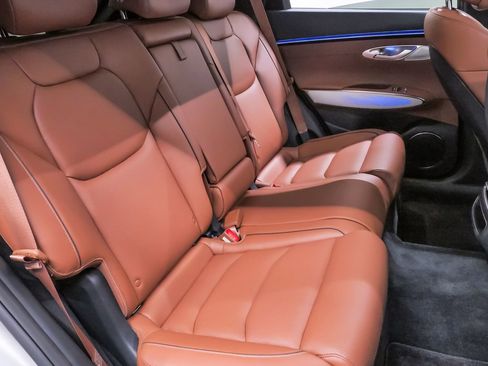 Certified 2026 Genesis GV70 2.5T Advanced image 11