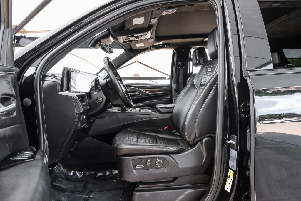 Used 2021 Cadillac Escalade Premium Luxury Platinum AWD/4WD image 3