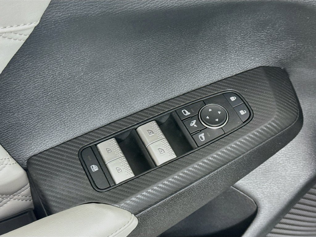 Used 2024 Mitsubishi Outlander SEL FWD image 19