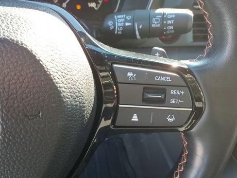 Used 2023 Honda Pilot TrailSport image 17