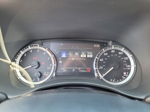 Used 2024 Toyota Highlander LE AWD/4WD image 25