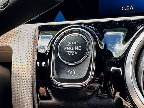 Used 2025 Mercedes-Benz CLA 250 image 16