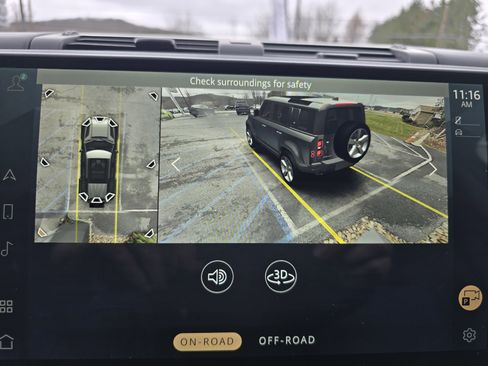 Used 2025 Land Rover Defender 110 S image 28