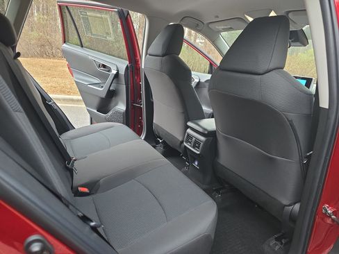 Used 2023 Toyota RAV4 LE image 11