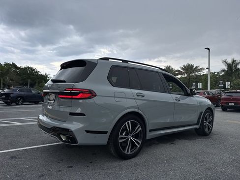 Used 2023 BMW X7 xDrive40i w/ M Sport Package AWD/4WD image 24