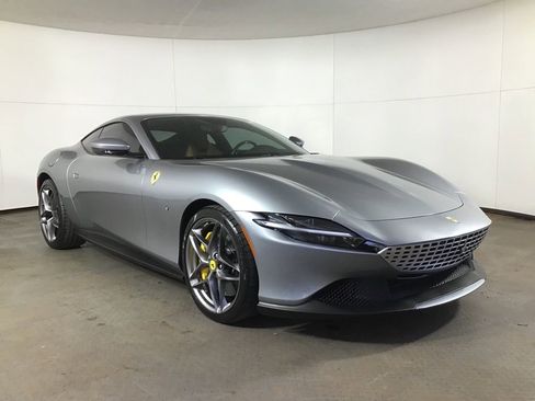 Certified 2022 Ferrari Roma RWD image 9
