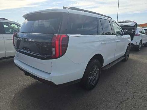 Used 2025 Ford Expedition Active RWD image 3