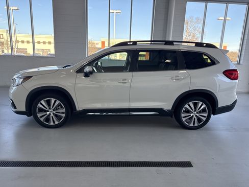 Used 2022 Subaru Ascent Limited w/ Technology Package image 3