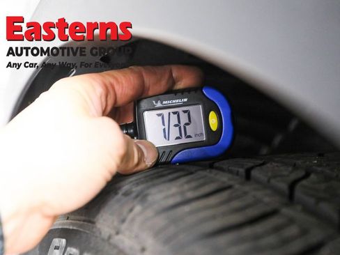 Used 2020 Tesla Model Y Long Range image 23