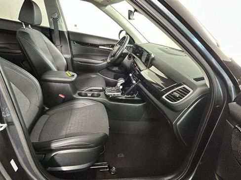 Used 2025 Kia Seltos S AWD/4WD image 31