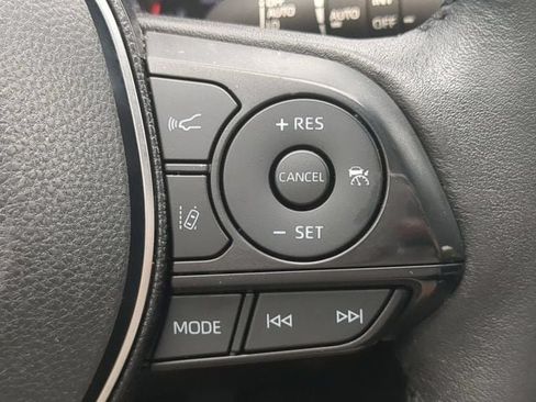 Used 2021 Toyota RAV4 XLE w/ Convenience Package AWD/4WD image 25