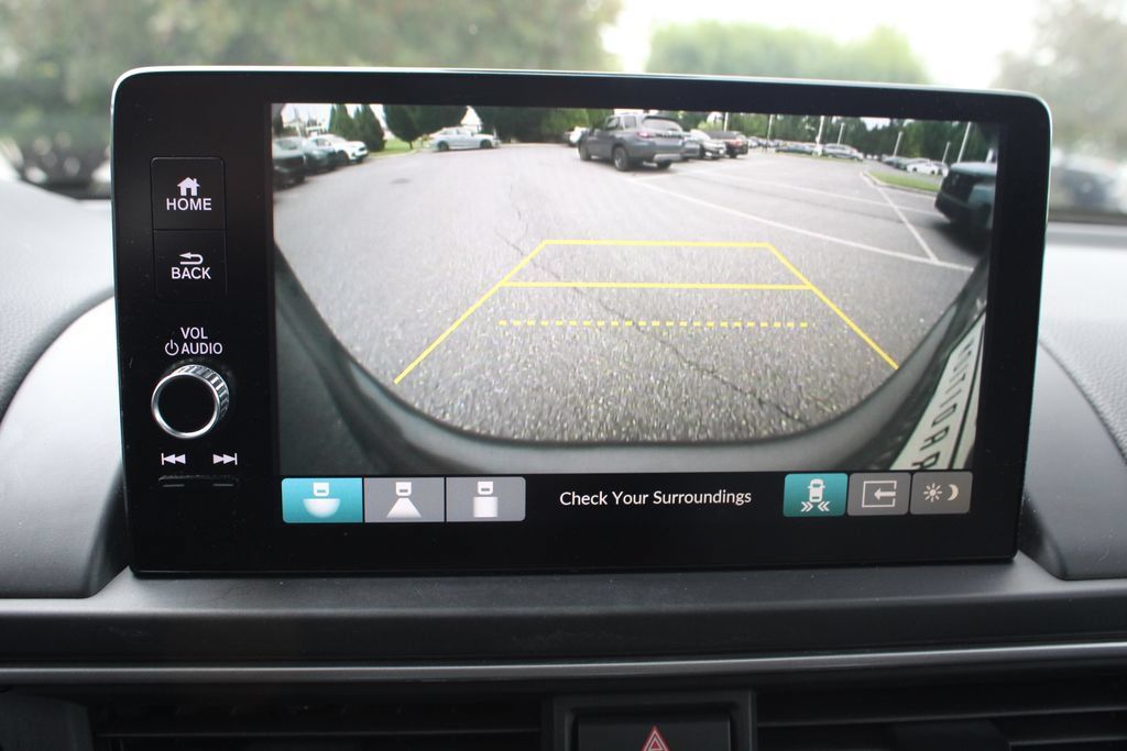 Certified 2025 Honda Pilot Touring image 24