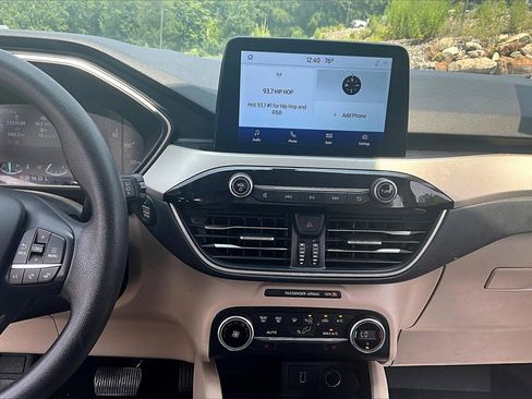 Used 2020 Ford Escape SE image 22