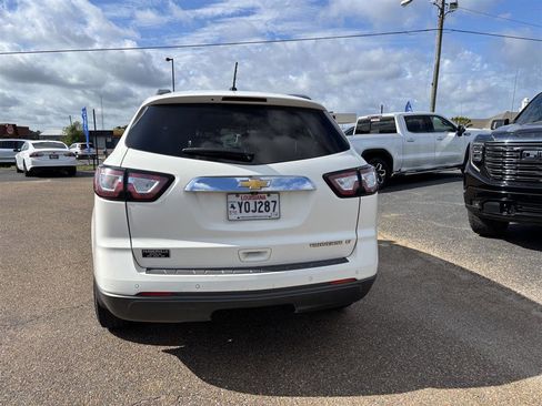 Used 2014 Chevrolet Traverse LT image 6