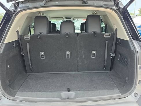 Certified 2026 Nissan Pathfinder SL FWD image 10