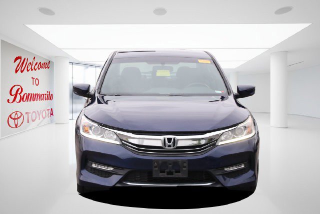 Used 2017 Honda Accord Sport Special Edition image 4