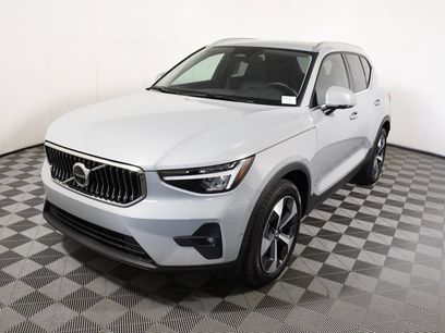 Used 2025 Volvo XC40 B5 Plus