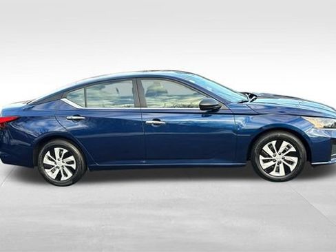Used 2024 Nissan Altima 2.5 S image 31