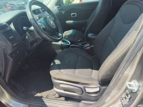 Used 2016 Kia Soul + FWD image 9