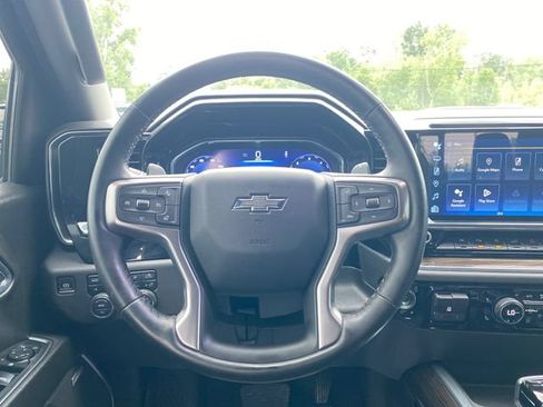 Used 2024 Chevrolet Silverado 1500 LT Trail Boss w/ LT Trail Boss Premium Package AWD/4WD image 19