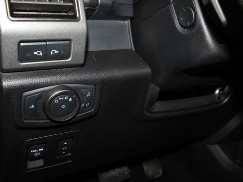 Used 2019 Ford F150 Raptor w/ Equipment Group 802A Luxury image 11