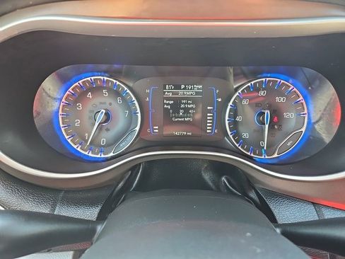 Used 2021 Chrysler Voyager Lxi image 16