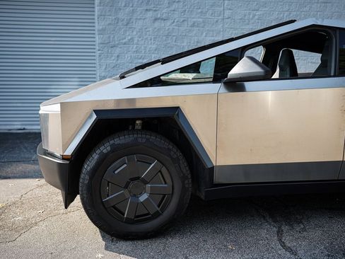 Used 2025 Tesla Cybertruck AWD Crew Cab image 10