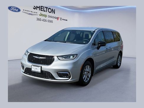 Used 2024 Chrysler Pacifica Touring-L FWD image 1