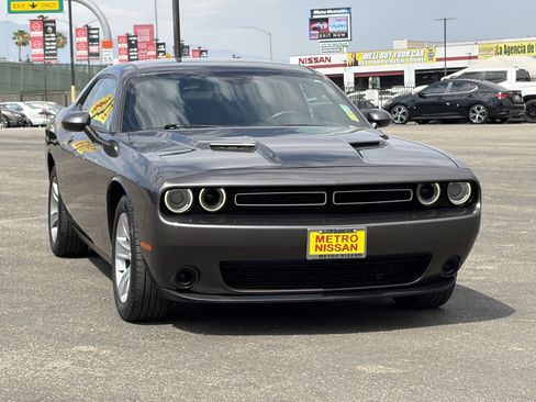 Used 2020 Dodge Challenger SXT RWD image 8