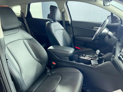 Certified 2025 Kia Sportage EX FWD image 31