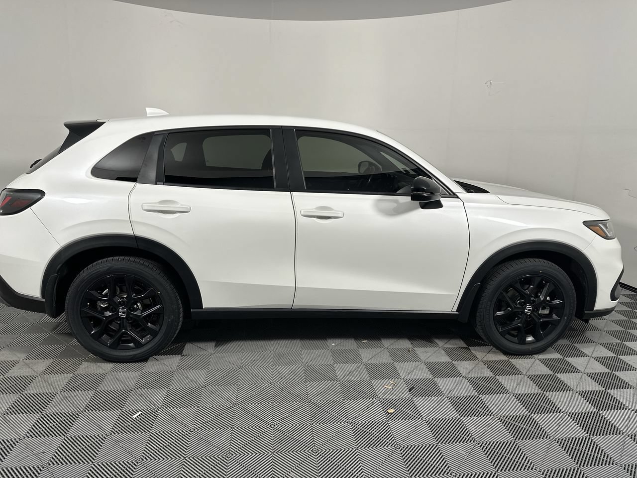 Used 2023 Honda HR-V Sport image 18